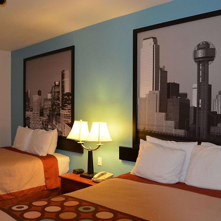 Super 8 By Wyndham Austin/Airport South Hotel Екстериор снимка