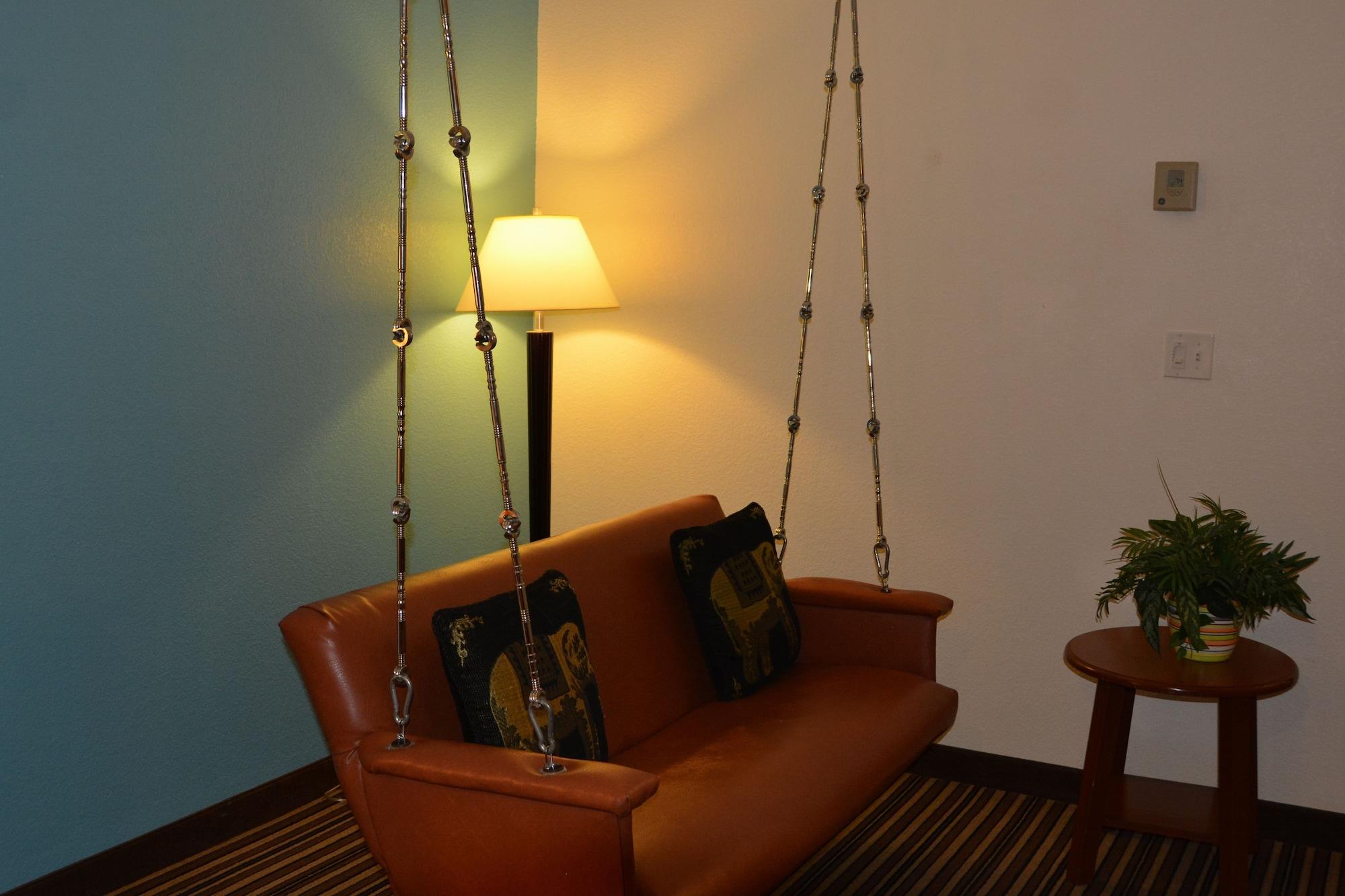 Super 8 By Wyndham Austin/Airport South Hotel Екстериор снимка