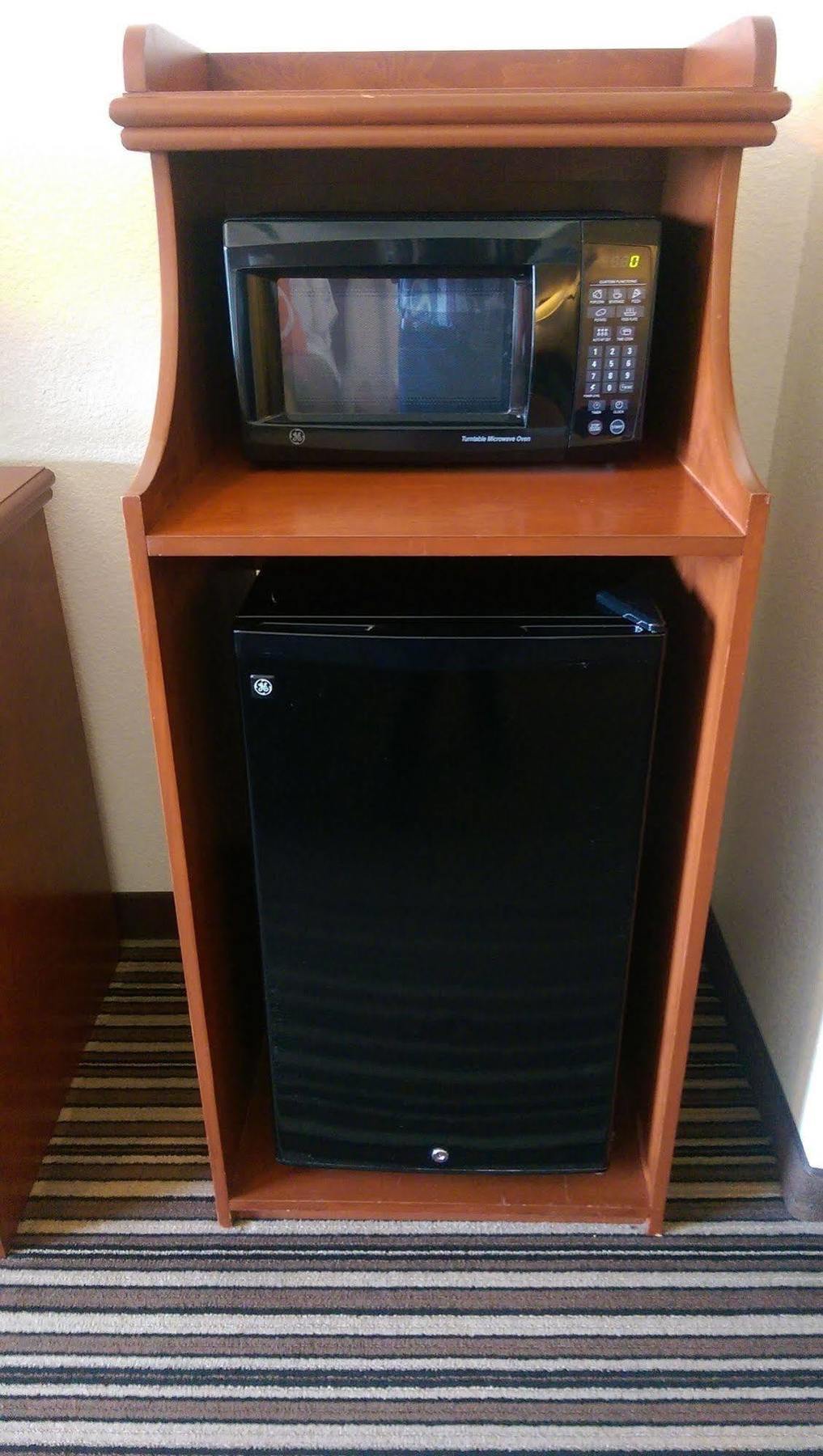 Super 8 By Wyndham Austin/Airport South Hotel Екстериор снимка