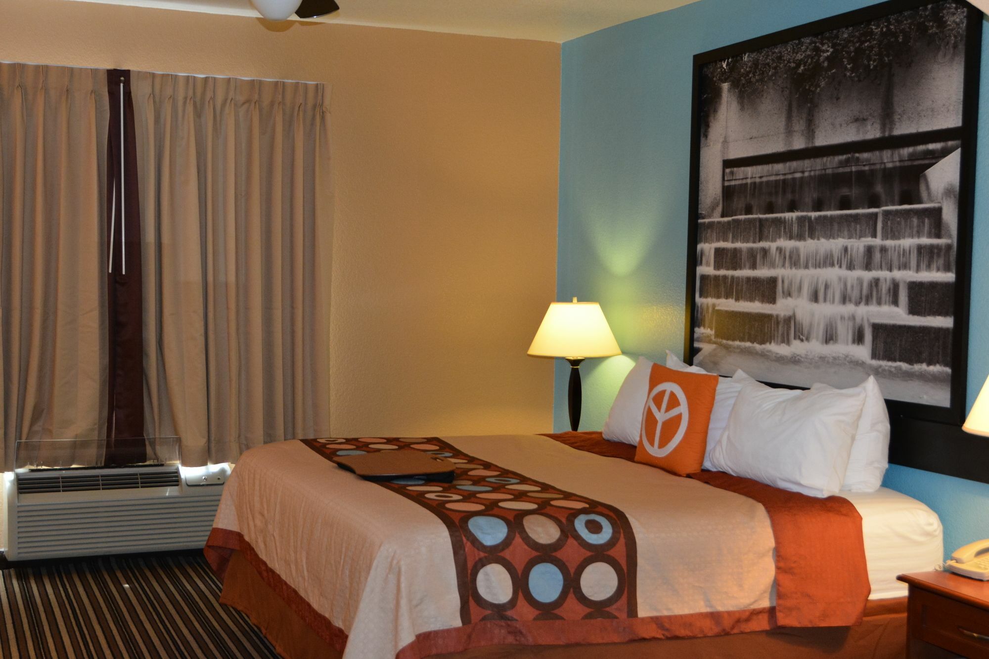 Super 8 By Wyndham Austin/Airport South Hotel Екстериор снимка